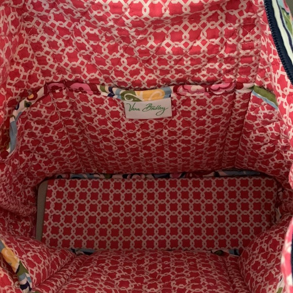 💐 Floral Vera Bradley Bag 💐 - Picture 3 of 4
